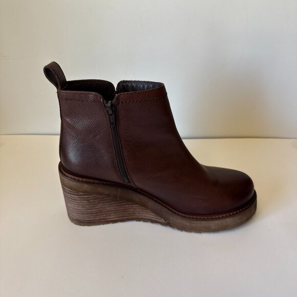 DIBA TRUE Comet Ride Boots Womens Sz 10 Brown Leather Wedge Ankle Chelsea - Picture 4 of 16